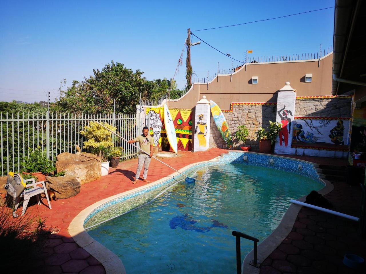 Khululekani - Durban Rasta Hide Out Backpackers ภายนอก รูปภาพ