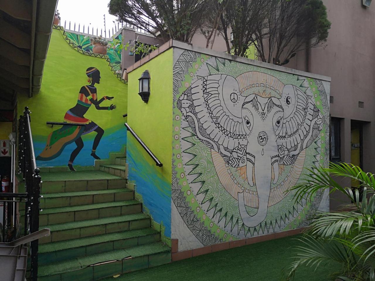 Khululekani - Durban Rasta Hide Out Backpackers ภายนอก รูปภาพ