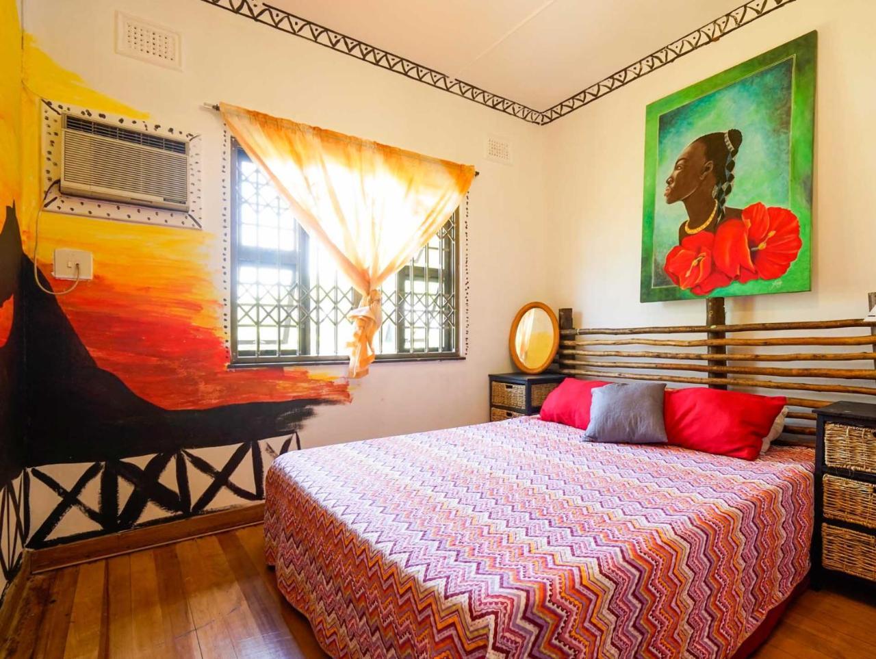 Khululekani - Durban Rasta Hide Out Backpackers ภายนอก รูปภาพ