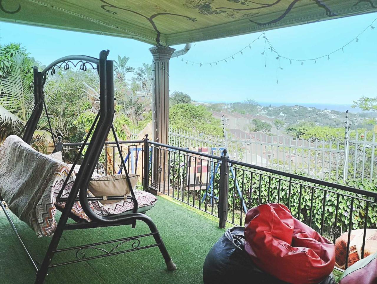 Khululekani - Durban Rasta Hide Out Backpackers ภายนอก รูปภาพ
