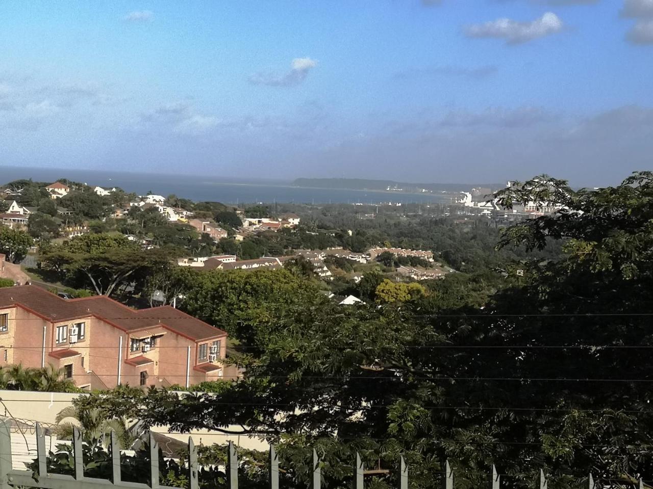 Khululekani - Durban Rasta Hide Out Backpackers ภายนอก รูปภาพ