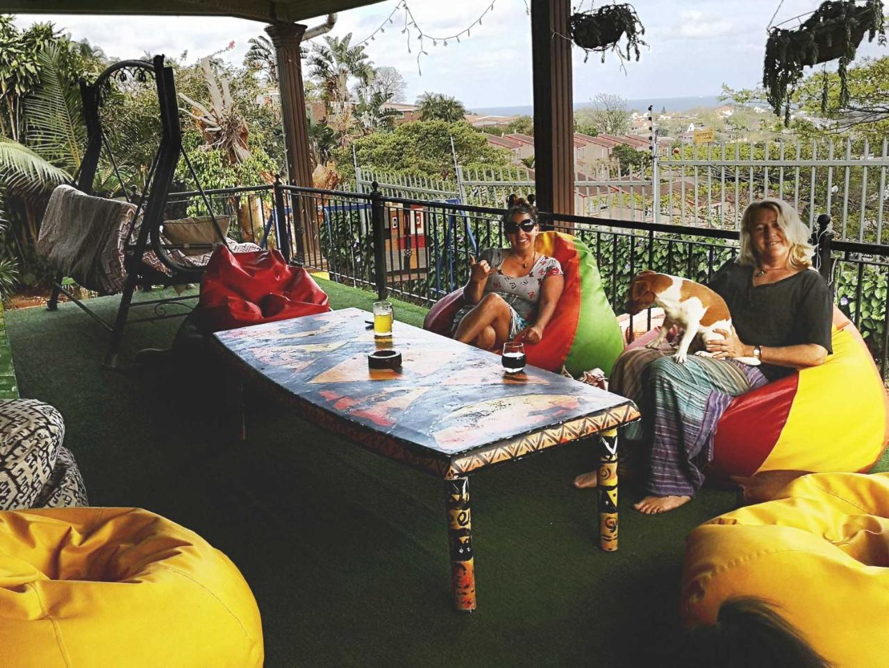 Khululekani - Durban Rasta Hide Out Backpackers ภายนอก รูปภาพ