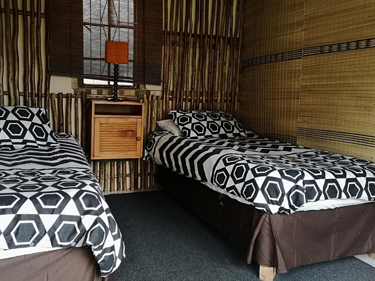 Khululekani - Durban Rasta Hide Out Backpackers ภายนอก รูปภาพ