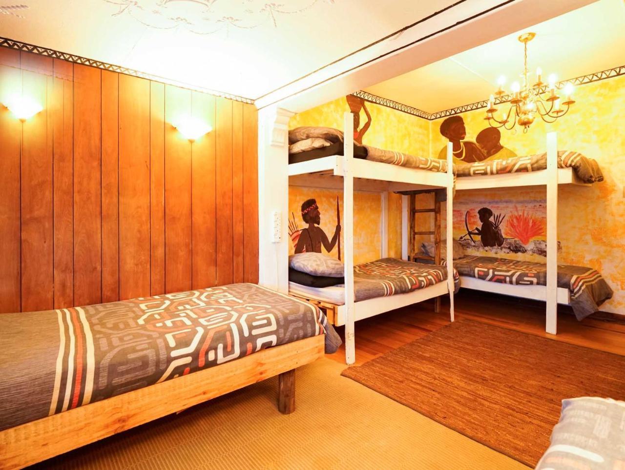 Khululekani - Durban Rasta Hide Out Backpackers ภายนอก รูปภาพ